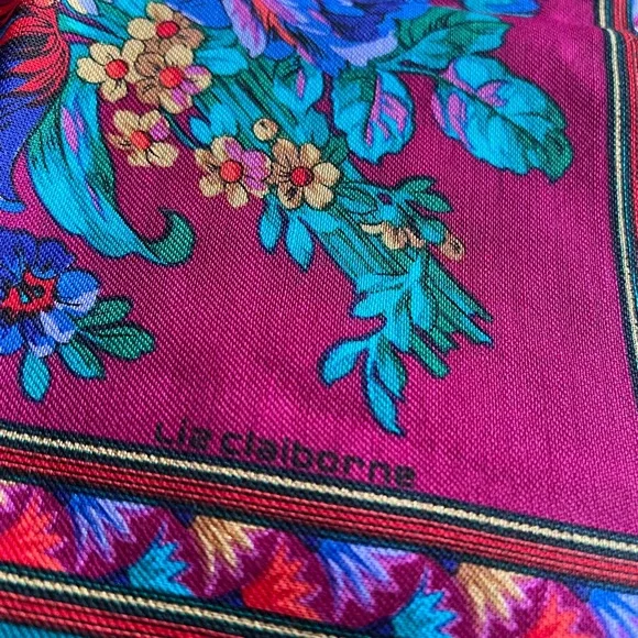 Liz Claiborne Vintage Scarf, 100% Wool, made in Japan - Picture 3 of 11